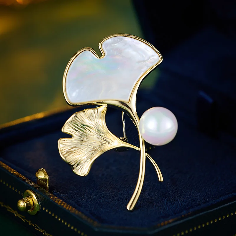 

New Ginkgo Leaf Pearl Natural Shell Brooch High-end Exquisite Elegant Temperament Brooch Pin Teacher's Day Gift