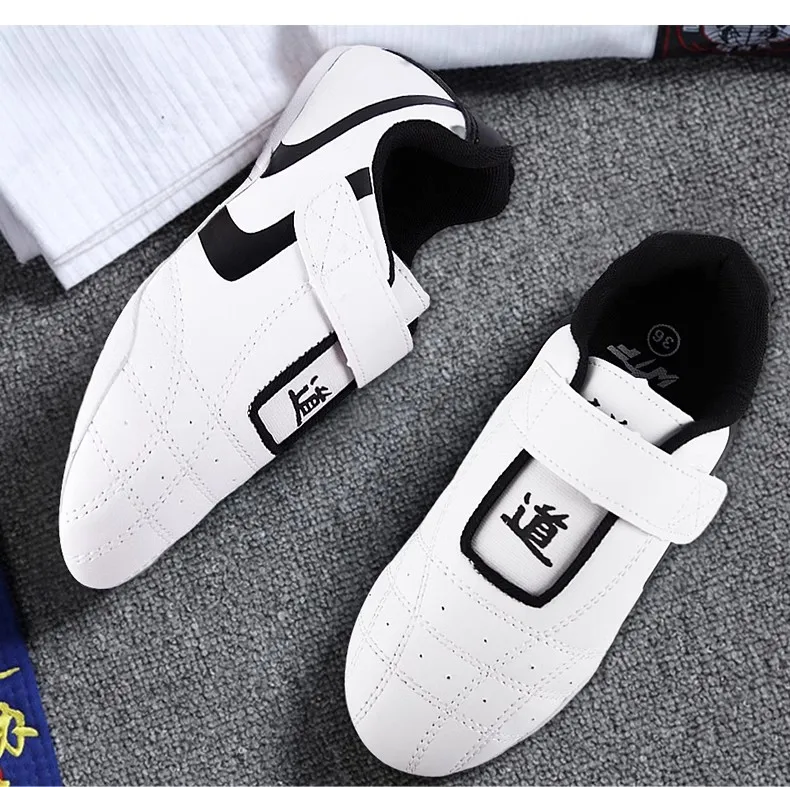 Breathable Taekwondo Shoes Lightweight Non Slip Martial Arts Karate Training Unisex Artificial Leather Chinese Kung Fu Sneakers