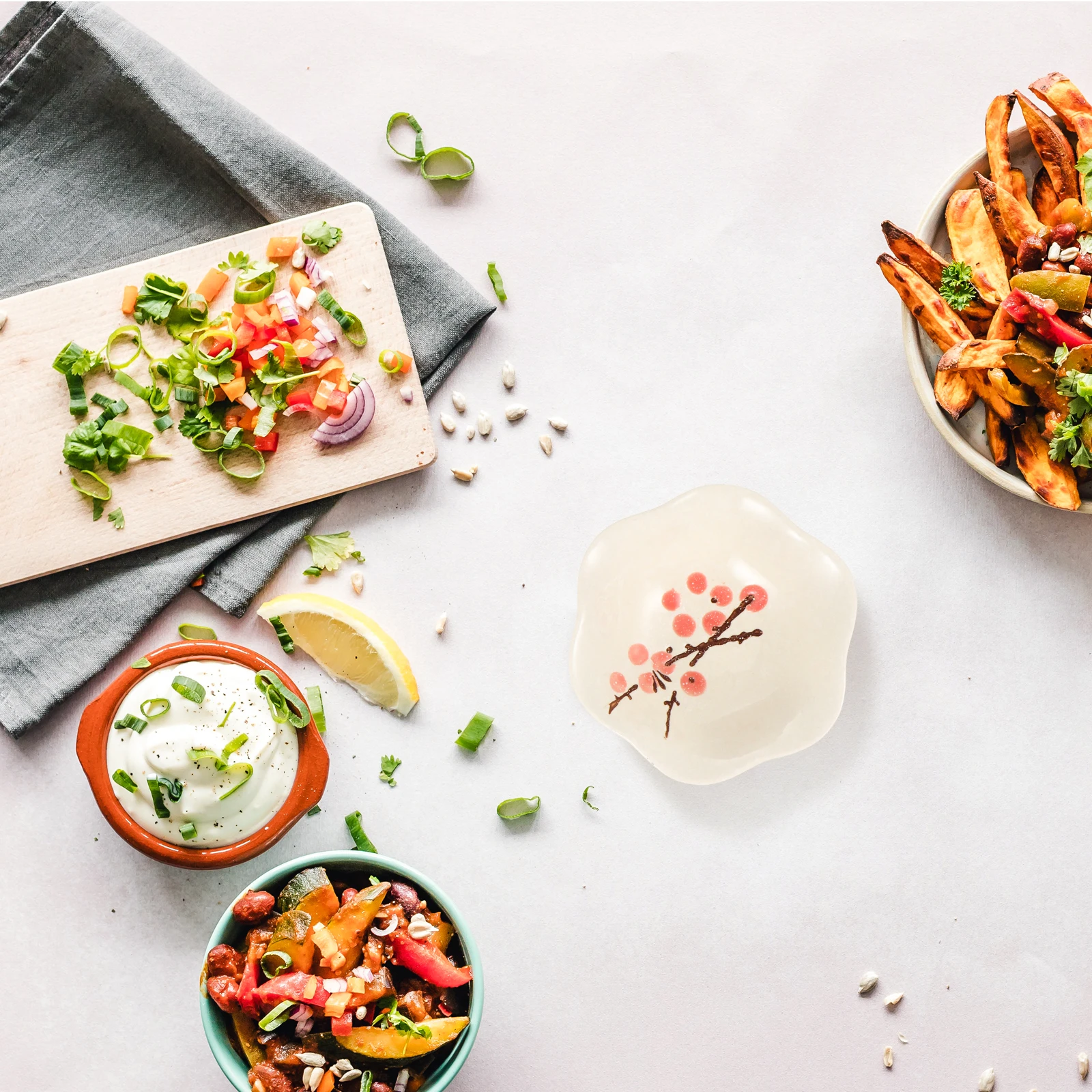 

4Pcs Household Seasoning Dishes Carefully Selected Patterns Versatile for Sauces Vinegar Oil Salt Ideal for Indoor Outdoor