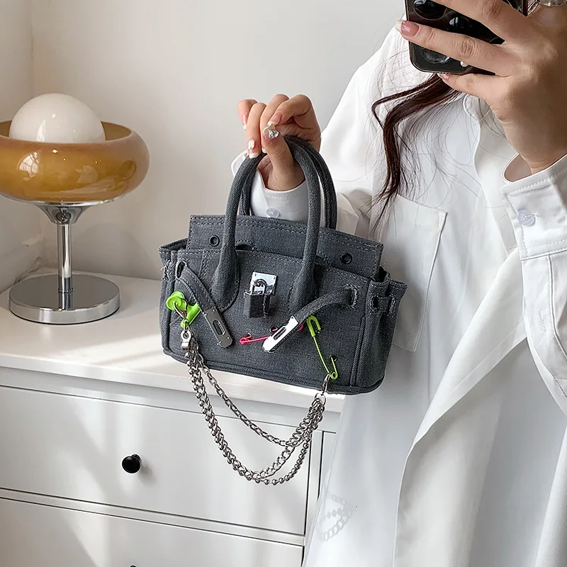 

Chic Leather Messenger Bag For Ladies Crossbody Shoulder Handbag Tote With Waterproof Finish Famous Designer Brand