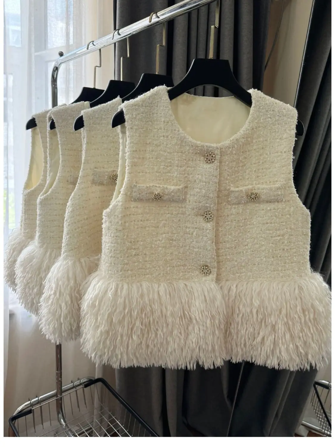 2025 Winter New Women's Slimming Sheep Velvet Vest Round Neck Single-Breasted Jacket Crew Neck Slim Fit Elegant Cardigan TS518