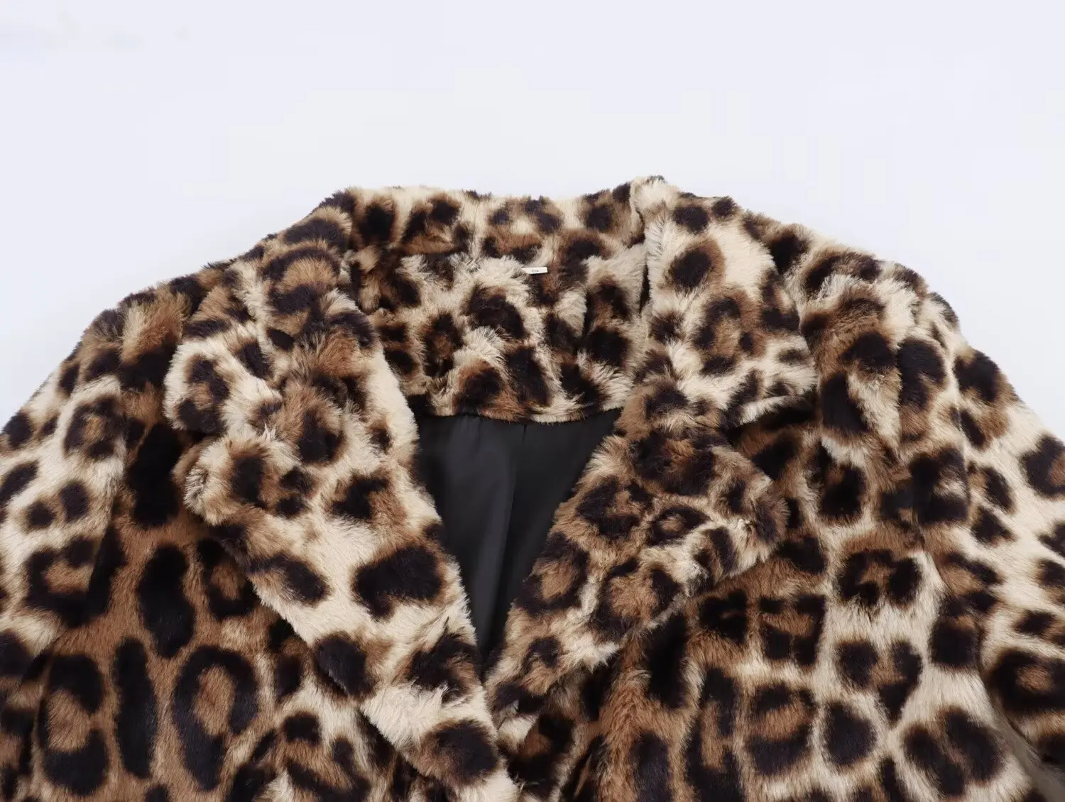 Women\'s Autumn Winter Leopard Plush Long Coat Lapel Buttons Long Coat TRAFZA New Fashion High Street Vacation Long Coat 1.5lb