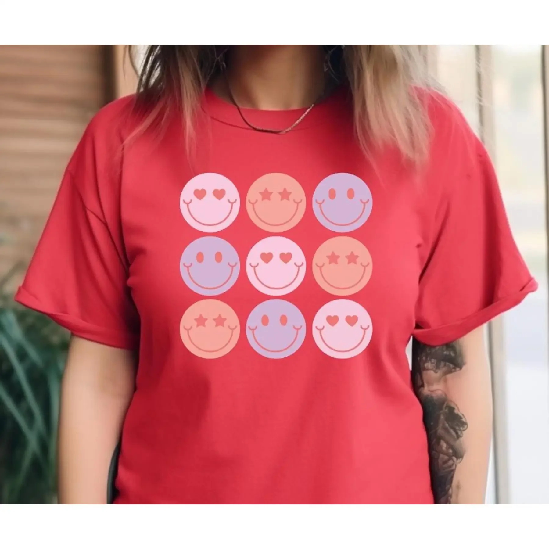 

Комфортная цветная футболка с сердечками и улыбкой, милая простая минимальная женская футболка на День Святого Валентина 50, супер мягкая 024