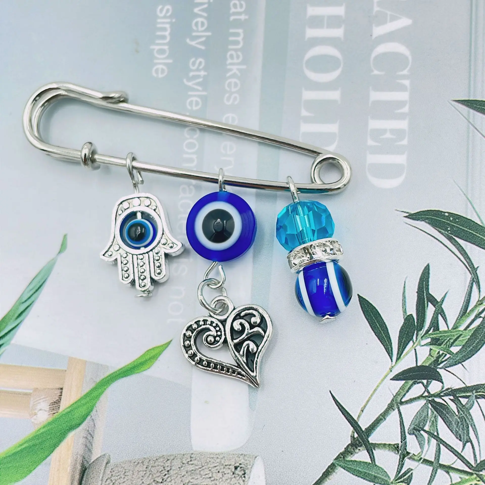 Evil Eye Abzeichen Halloween Cosplay Anime Dämon Blaues Auge Vintage Teufelsaugen Broschen Kostüm Anstecknadel Fans Sammlung Weihnachtsdekoration Geschenke – Detail 14