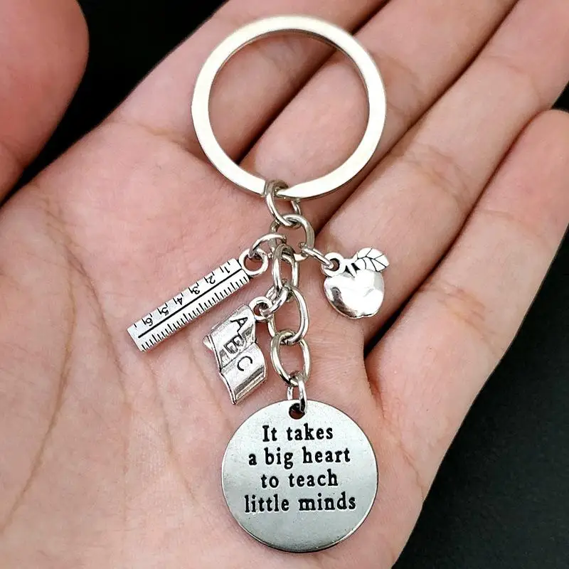 Teacher Keychain It Takes A Big Heart To Teach Little Minds Keyring Schoolbag Pendant Decoration Gift