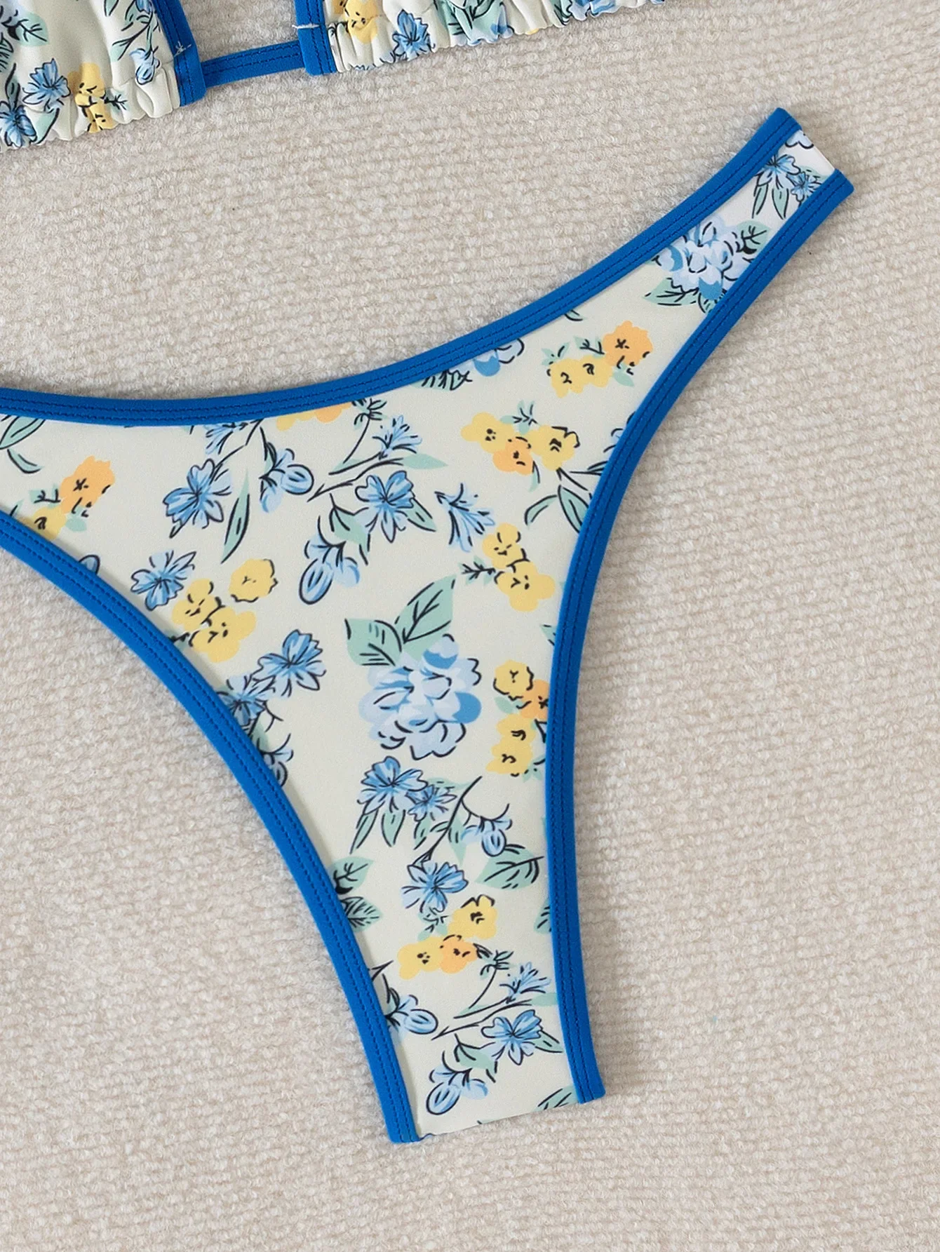 2025 Set bikini da donna con stampa floreale 2 pezzi costume da bagno triangolo bretella halter backless costumi da bagno vacanza al mare costume da bagno