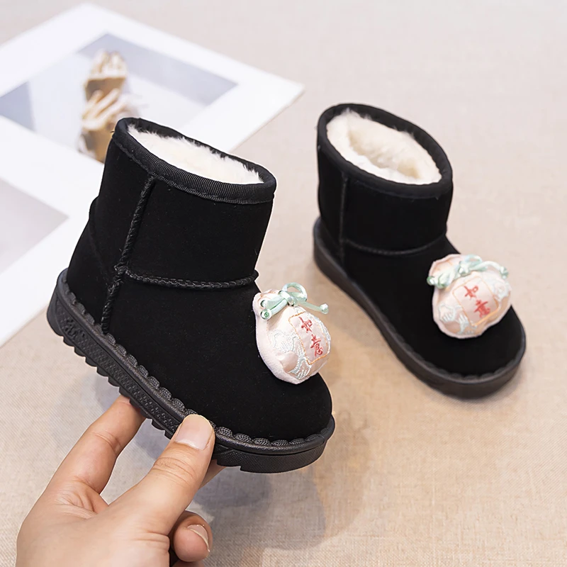 Botas cortas de nieve antideslizantes para niños, zapatos de felpa de fondo grueso suave, patrón sólido y cálido, bolsa de la suerte de estilo nacional, Invierno