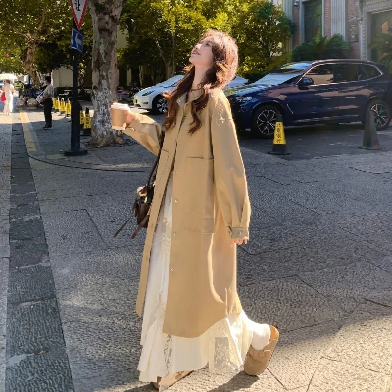 A new youthful versatile comfortable and skin-friendly casual long trench coat