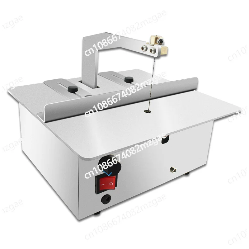 ماكينة نشر الأسلاك اللاتيه نموذج منشار النجارة المنحني على سطح الطاولة