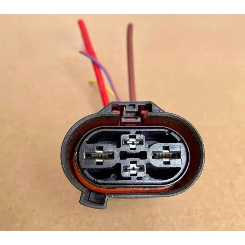 Suitable for Mercedes-Benz C-Class E-Class S300 S400 GL350 GL450 water tank electronic fan wiring harness plug