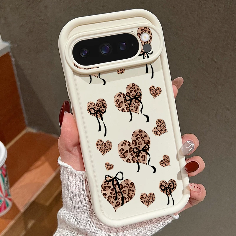 Stoßfeste weiche TPU-Hülle für Google Pixel 10 8 7 Pro 9A 8A 7A Pixel 10 9 Pro XL, Leopardenmuster, Herz-Schleife, bedruckte Handyhülle