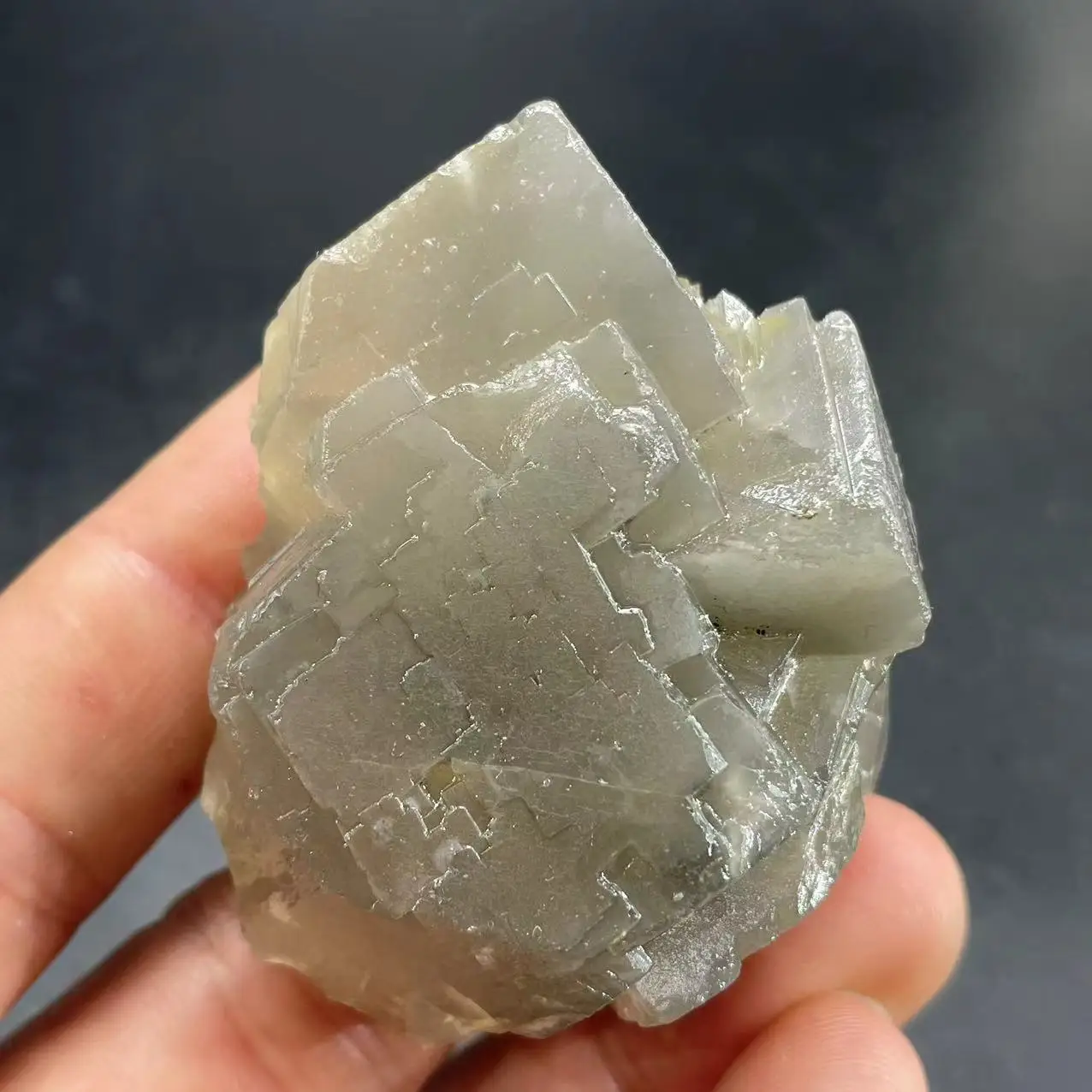 The new 100% natural fluorite Xianghualing fluorite QR code comes from Xianghualing healing crystal