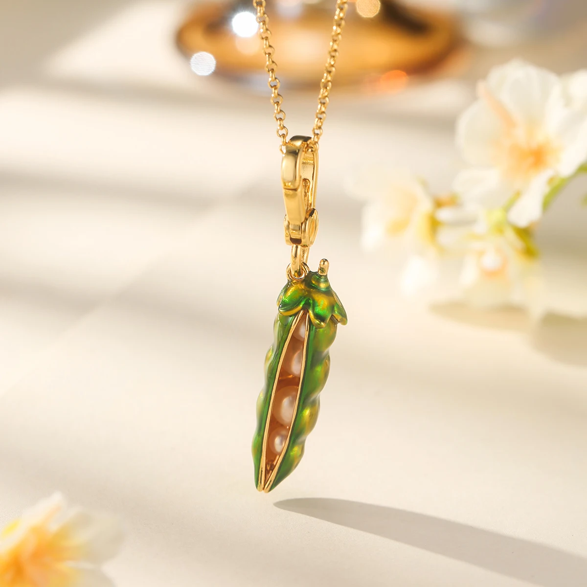 

Fashion Exquisite Faux Pearl Enamel Green Pea Pod Pendant Necklace for Women Sweet Elegant Party Jewelry Bag Keychain Pendant