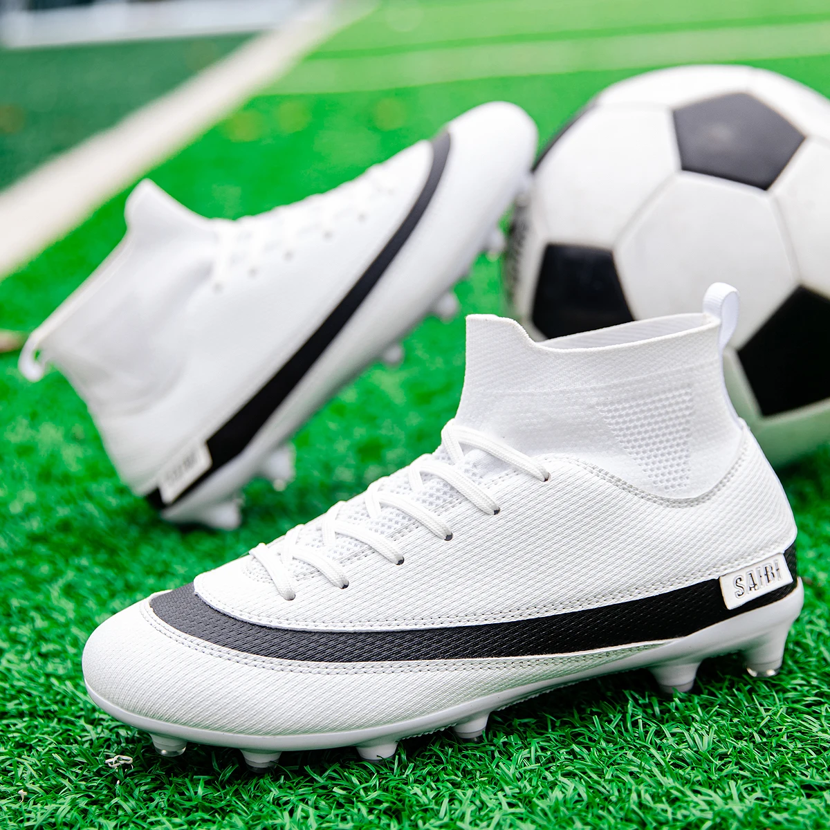 

Highquality Mens Original Professional Football Shoes Anti Slip Ultra Light Football Shoes Outdoor Sports Football Field Boots