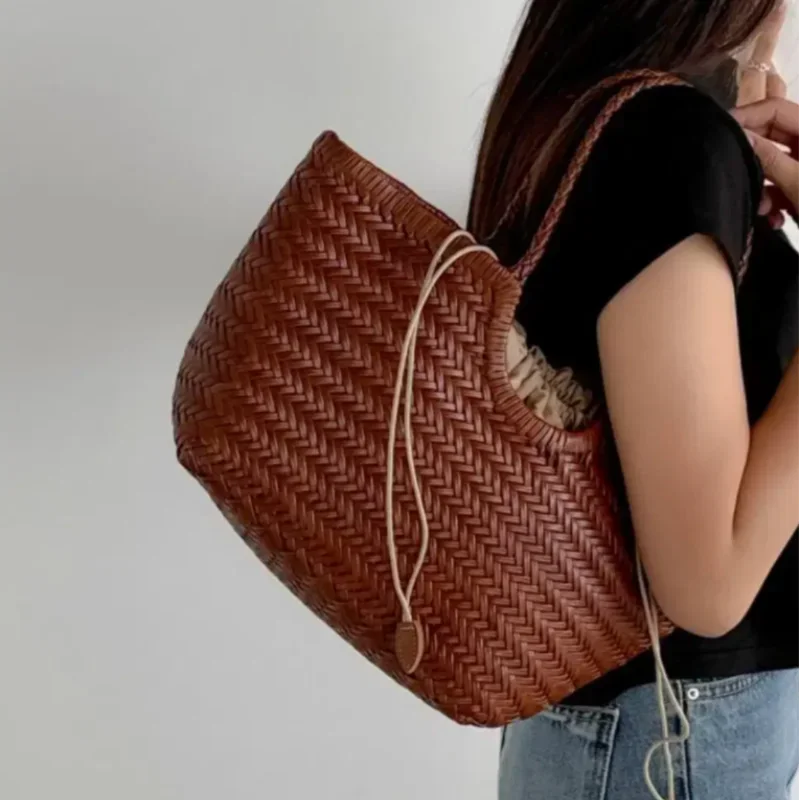 Brand Hand-woven Tote Bag French Genuine Leather Large Vegetable Basket Bag With Woven Inner Pocket Shoulder Underarm Tote Bag view 4
