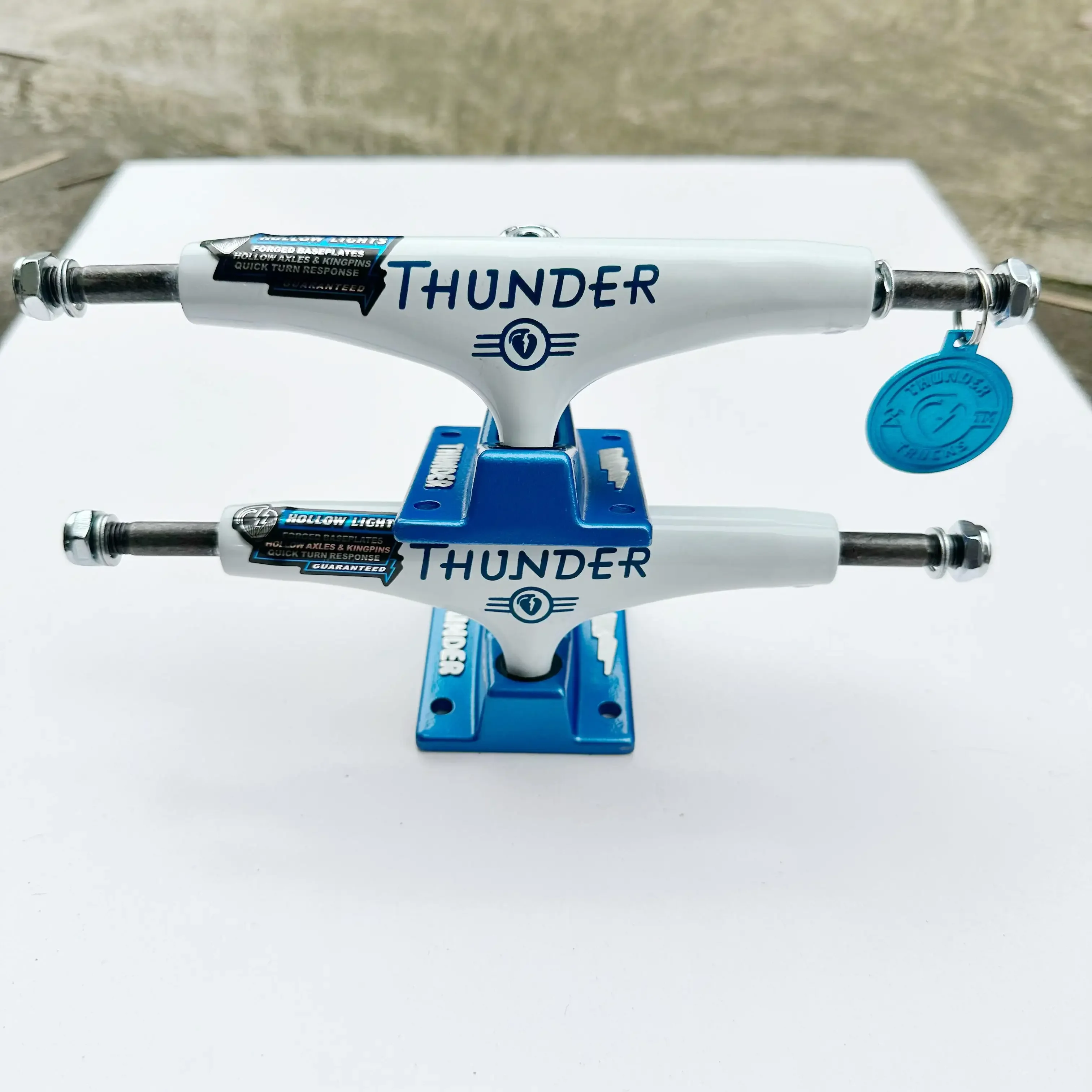 Camiones de skate originales VENTURE Thunder MID de 5,25 pulgadas, camión de skate de nivel profesional hueco de buena calidad