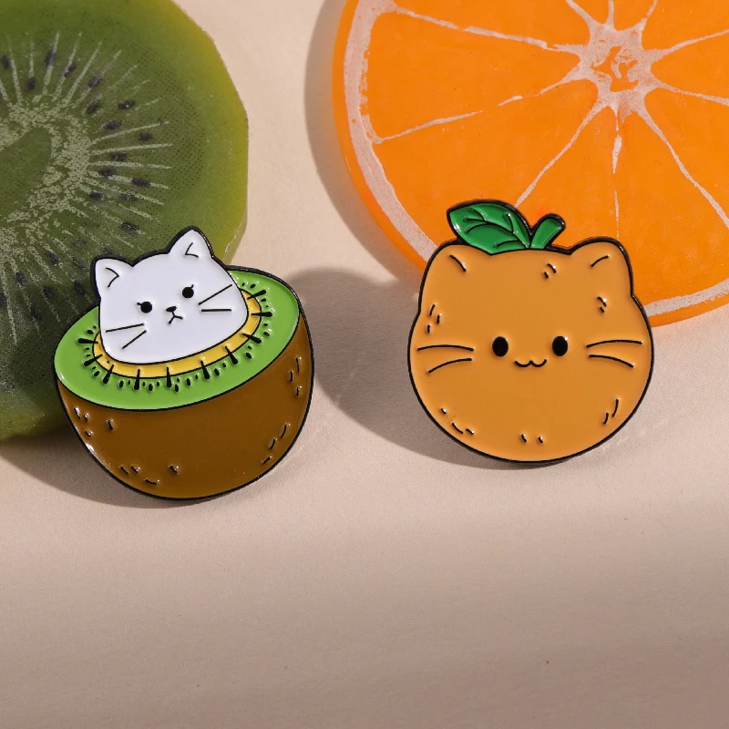 Gato fruta esmalte pinos melancia laranja limão kiwi abacate broche crachá dos desenhos animados animal jóias presente para crianças amigos