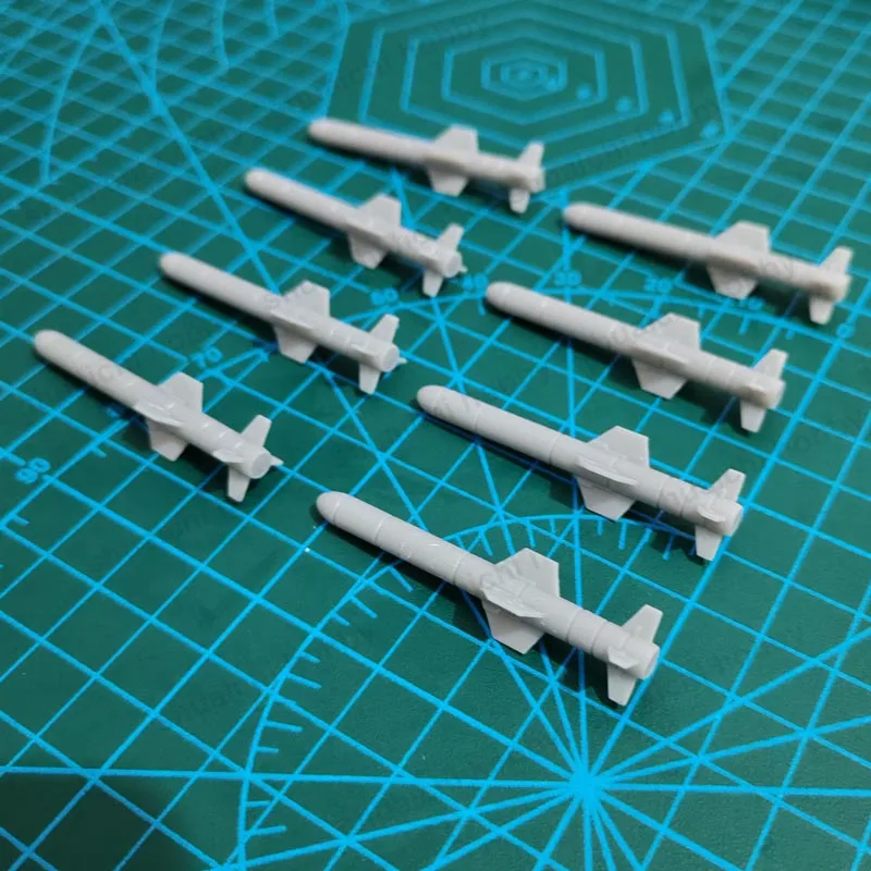 8PCS Miniature AGM-84E Missile 1/72 Scale Model Simulation Standoff Land Attack Missiles for Diorama Wargaming Scene Decoration