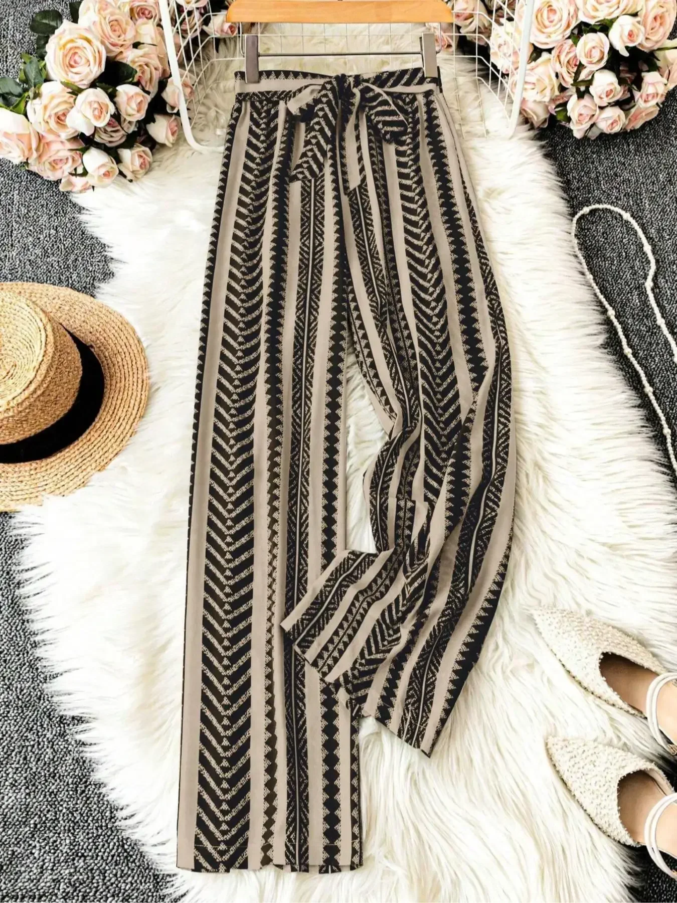 プラスサイズ 1XL-5XL 女性のストライププリントファッションシンプルなワイドレッグパンツレディースカジュアルレースアップエレガントな女性のワイドレッグパンツ