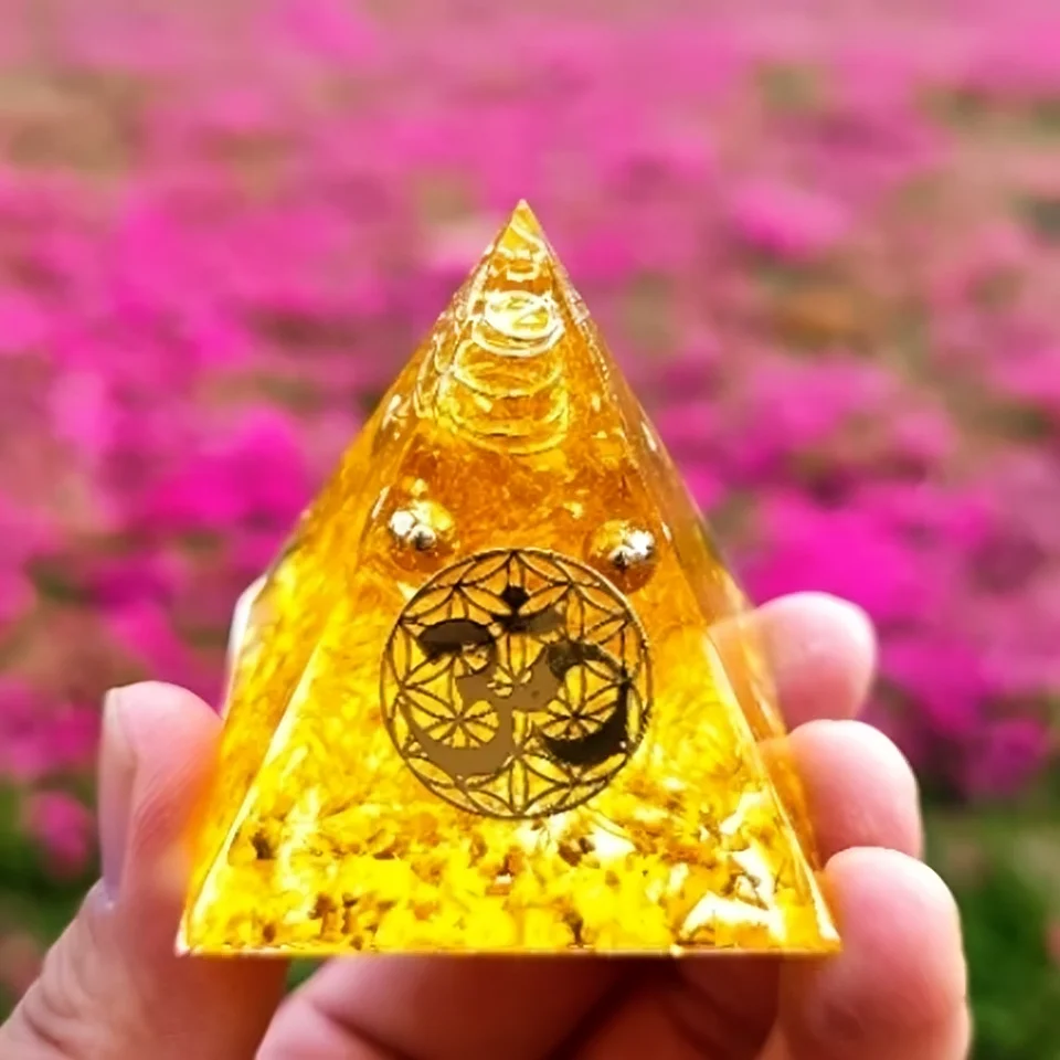 Energy Generator Orgone Pyramid Amethyst Peridot Healing Natural Crystal Reiki Chakra Generator Orgonite Pyramid Meditation Tool