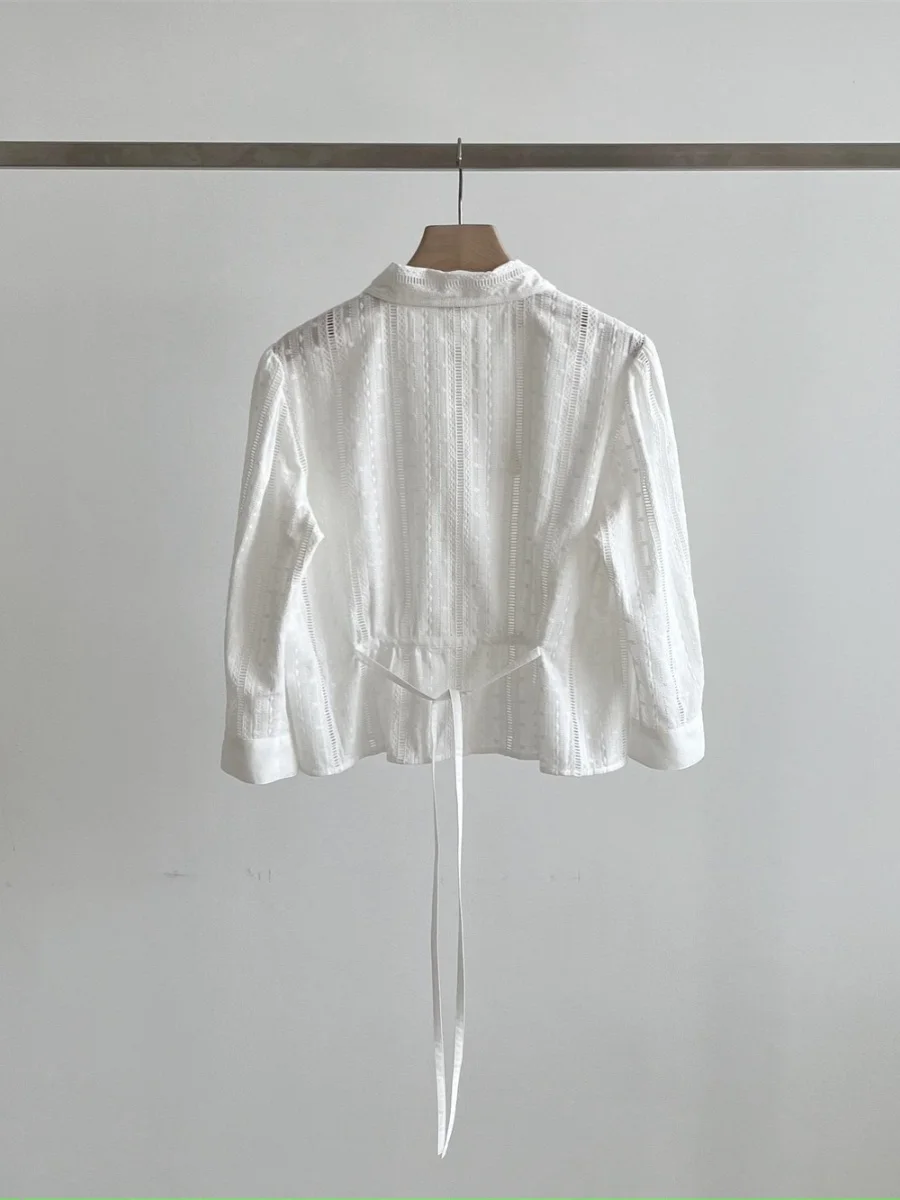 Csa de renda vintage e de manga crida com gola com cordão estilo coreano corte reto aodão puro moda de desloca...