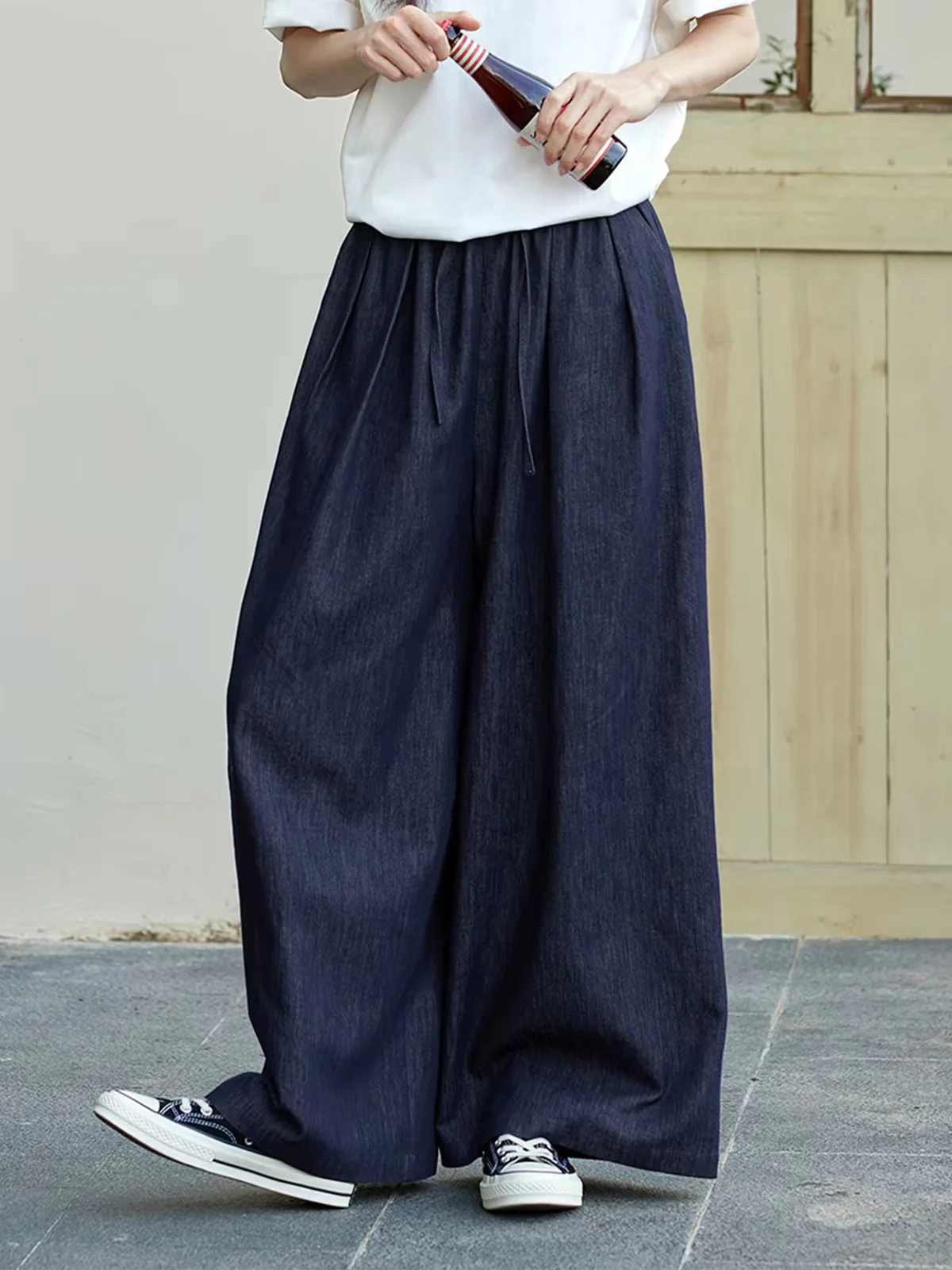 High-Waisted plus Size Wide-Leg Denim Pants Deep Blue Y2K Vintage Wash Baggy Jeans with Unique Paneled Seam Detail for Women