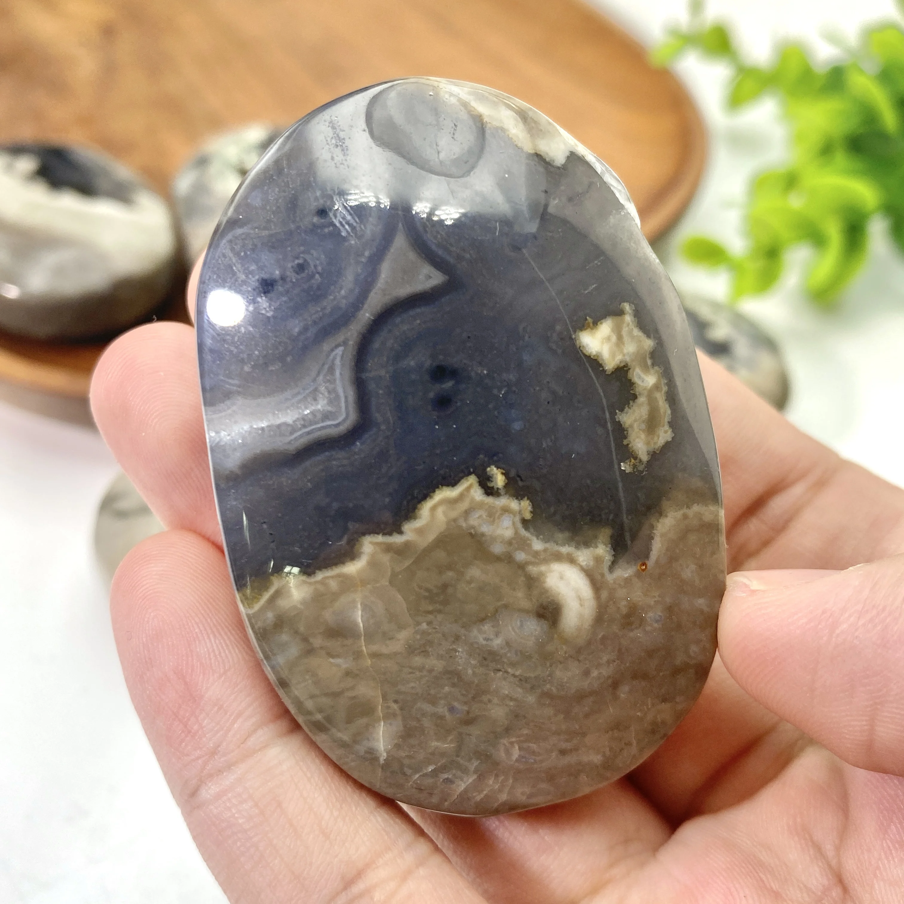 1 قطعة عالية الجودة العقيق البركاني حجر النخيل نحت الكريستال الطبيعي ، مجوهرات الأحجار الكريمة ، كريستال الشفاء ، هدية عيد ميلاد ، هدية النساء. #2