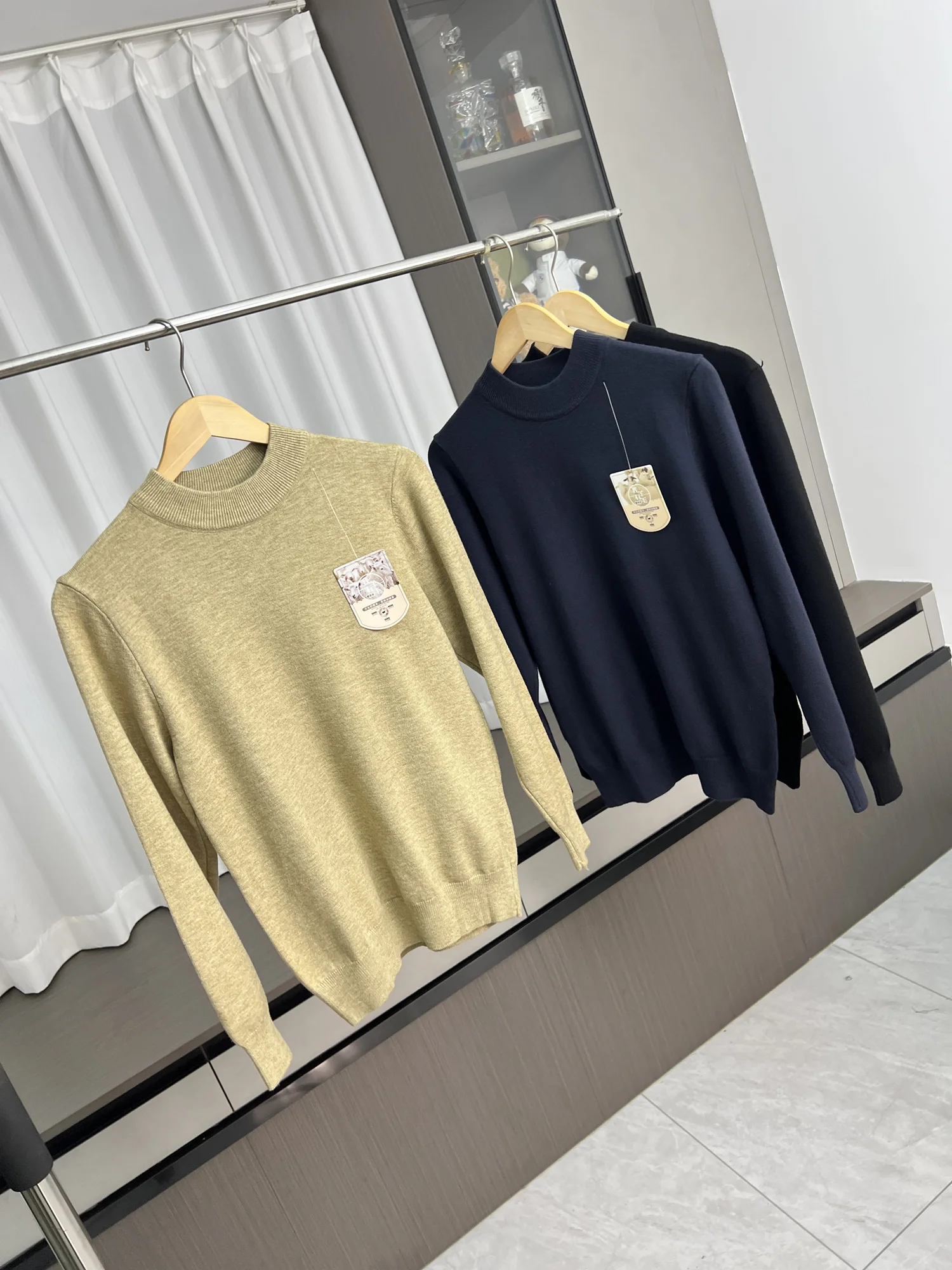 

Мужской вязаный свитер из смесовой шерсти: универсальный, комфортный, теплый базовый слой для повседневной носки осенью и зимой, с круглым вырезом