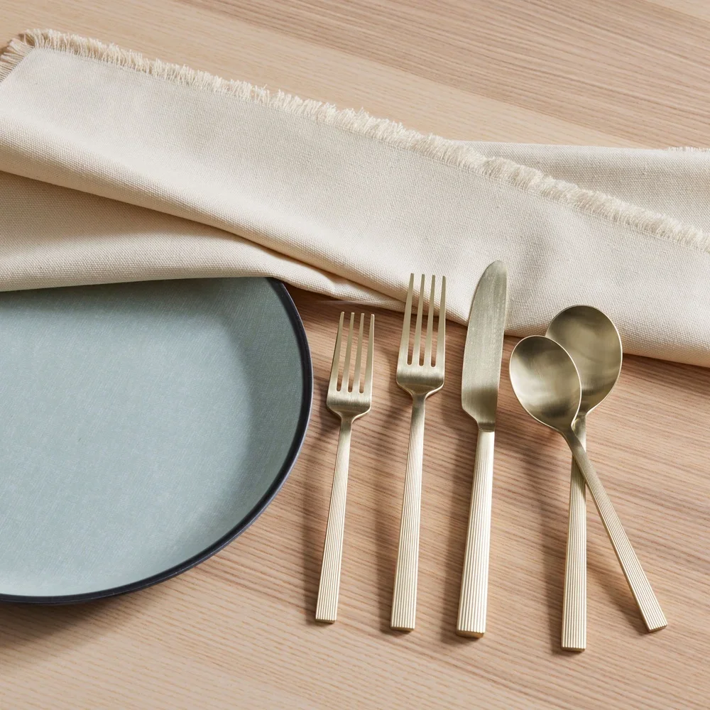 Satin Finish Stainless Steel Flatware Set 4 Pack Dinner Knife Ergonomic Easy Clean Stylish Cutlery