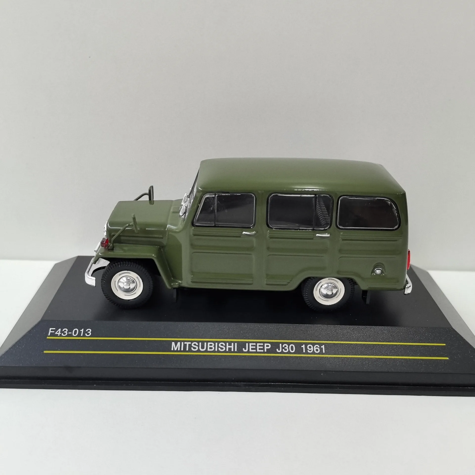 Odlewany model samochodu FIRST 1/43 MITSUBISHI JEEP J30 1961 Mitsubishi Motor, metalowy model kolekcjonerski, zabawka, prezent, pamiątka, do ekspozycji
