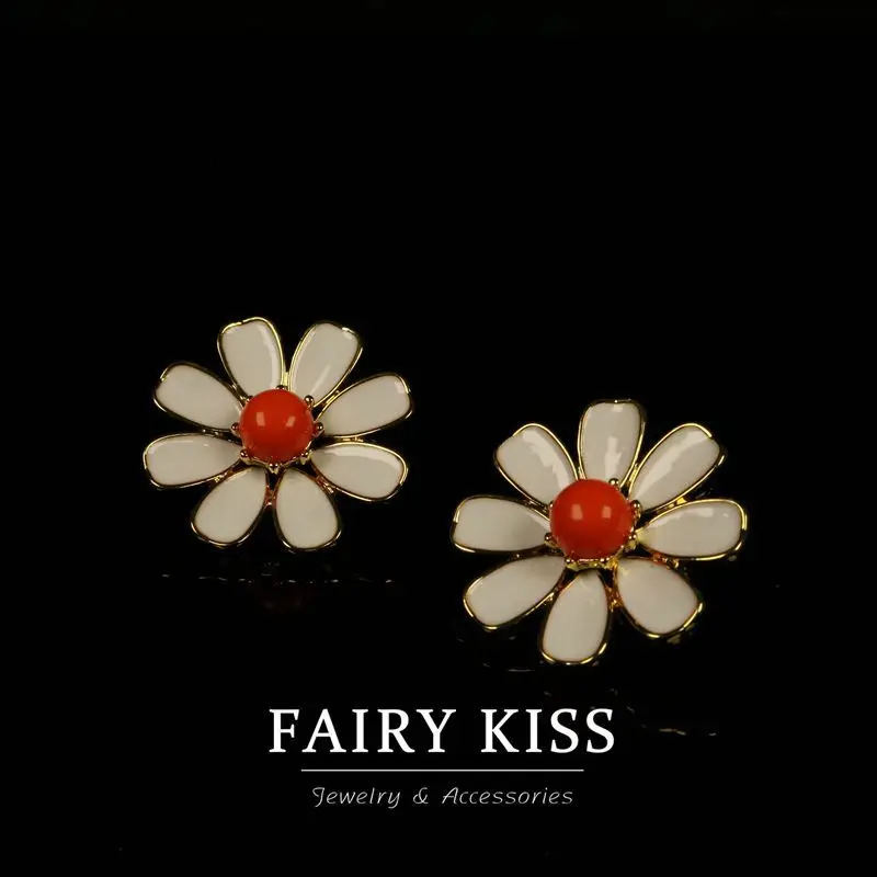 White Fresh Flowers Handmade Enamel Exquisite Small and Versatile Graceful Earrings vintageMedieval