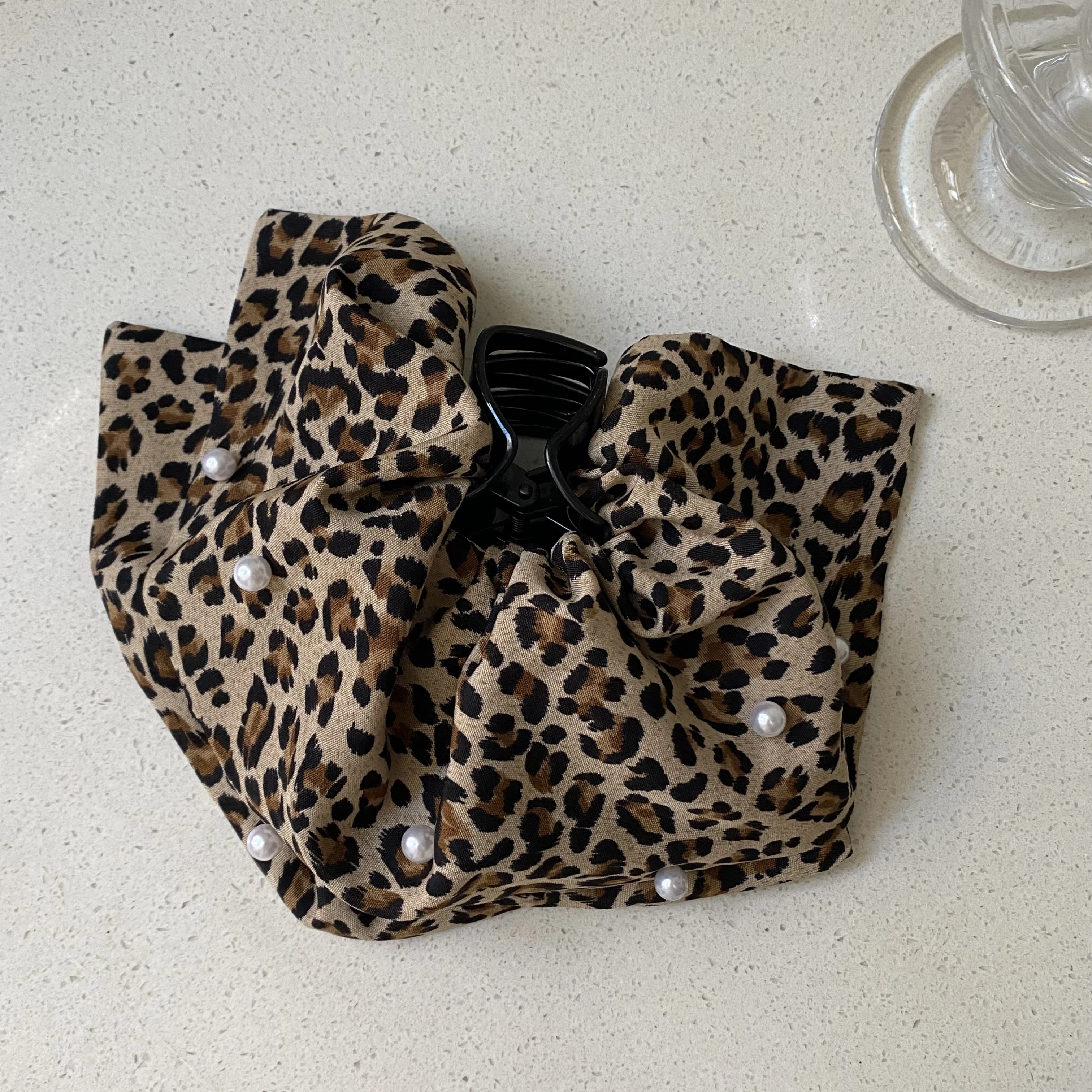 1 шт., коготь для волос с леопардовым принтом и жемчужным декором, стильный аксессуар для волос для женщин, шикарная заколка для волос для повседневного и праздничного ношения