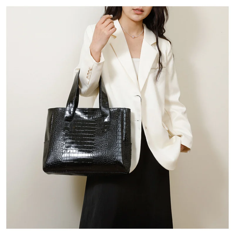 

New crossbody women's bag, high-end European and American handbag, large-capacity single-shoulder crocodile pattern tote bag