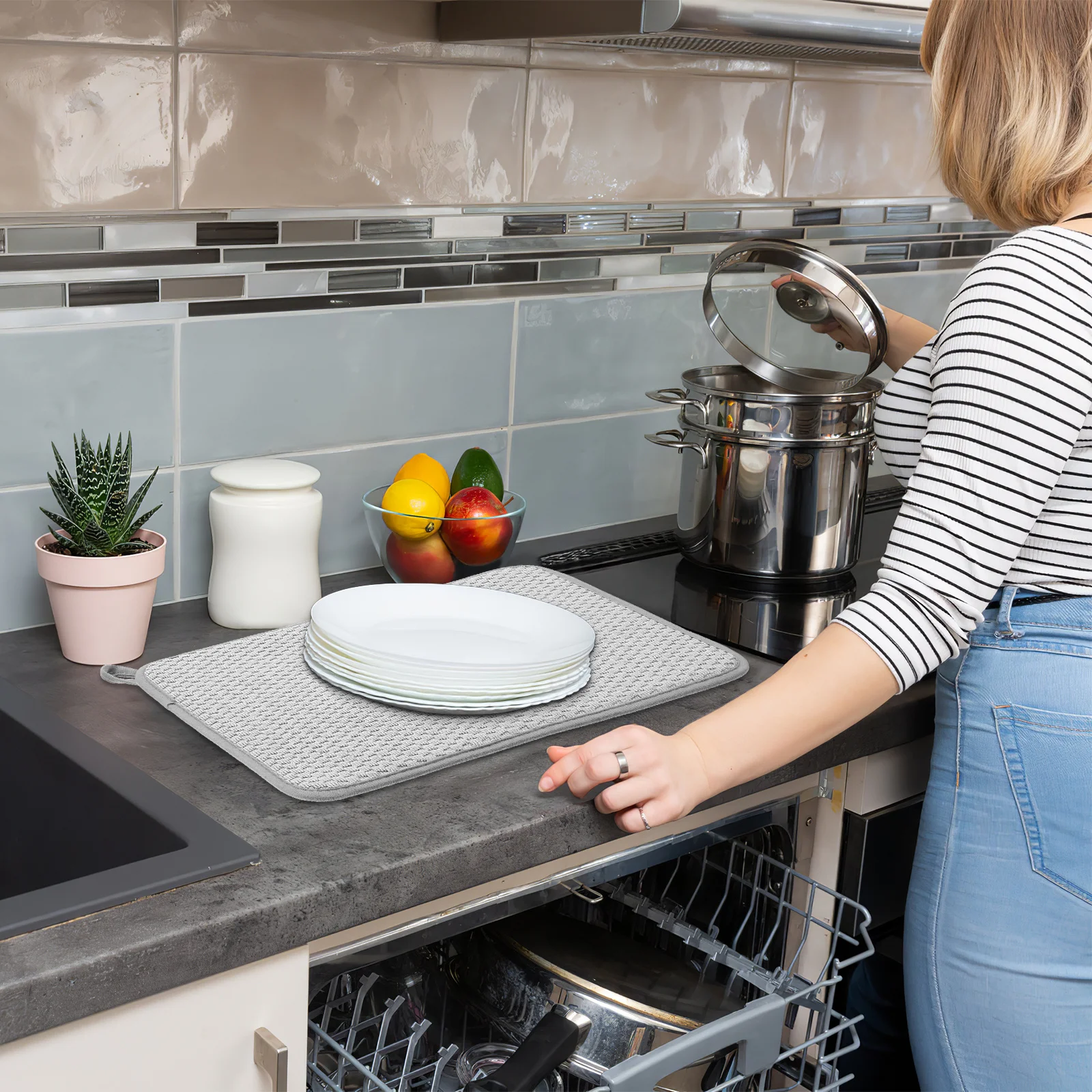 

2Pcs Quick Dry Absorbent Draining Mat Kitchen Sink Drying Tray Hanging Loop Hot Pad Hot Pot Protection Mat for Kitchen Bathroom