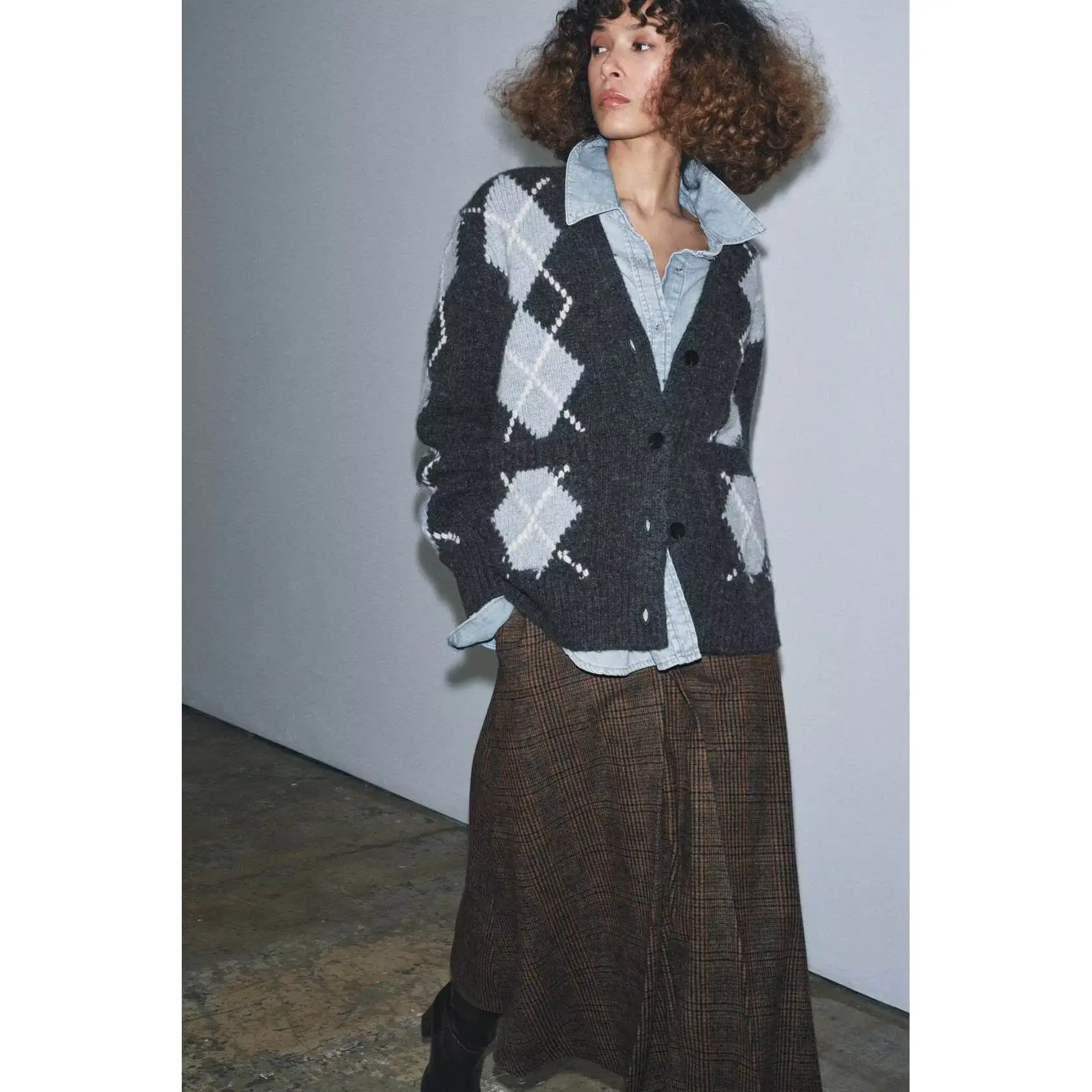 Faionable верхняя одежда с ромбовидным узором, женская одежда ZR Sle, новое осенне-зимнее длинное пальто из полиэфирного волокна Sve V-Ne