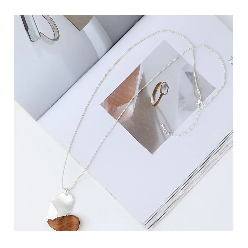

Jewelry Popular Style Geometric Peach Heart Love Necklace Wooden Women's Long Sweater Chain