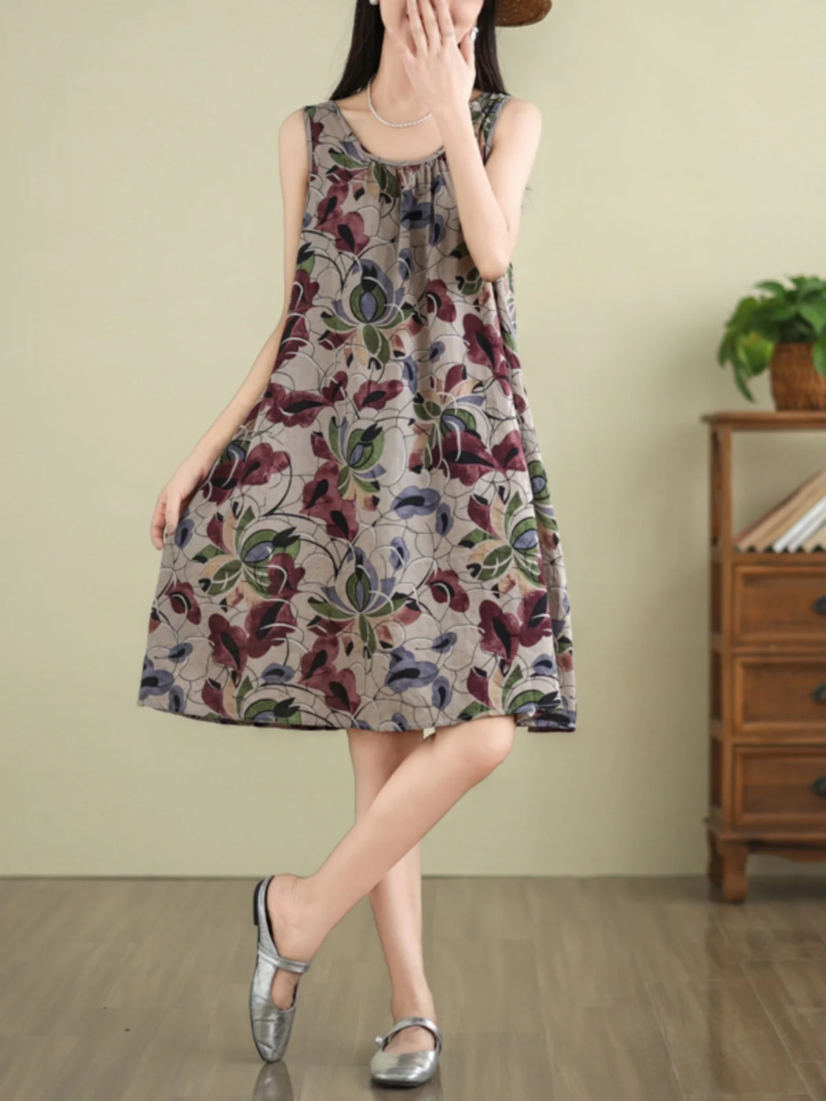 ชุดเดรสผ้าลินินผสมคอตตอนพิมพ์ลายทรงเอ แขนกุด ไซส์ใหญ่สำหรับฤดูร้อน กระโปรงทรงเอ ความยาวปานกลาง