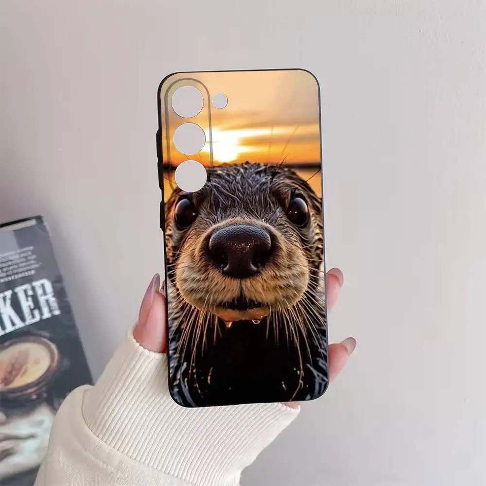 Cuteotter Lutra Lutra Casing Ponsel untuk Samsung Galaxy A73,72,51,53,52,71,22,5G,Note,J7,8,9 Sampul Hitam Lembut