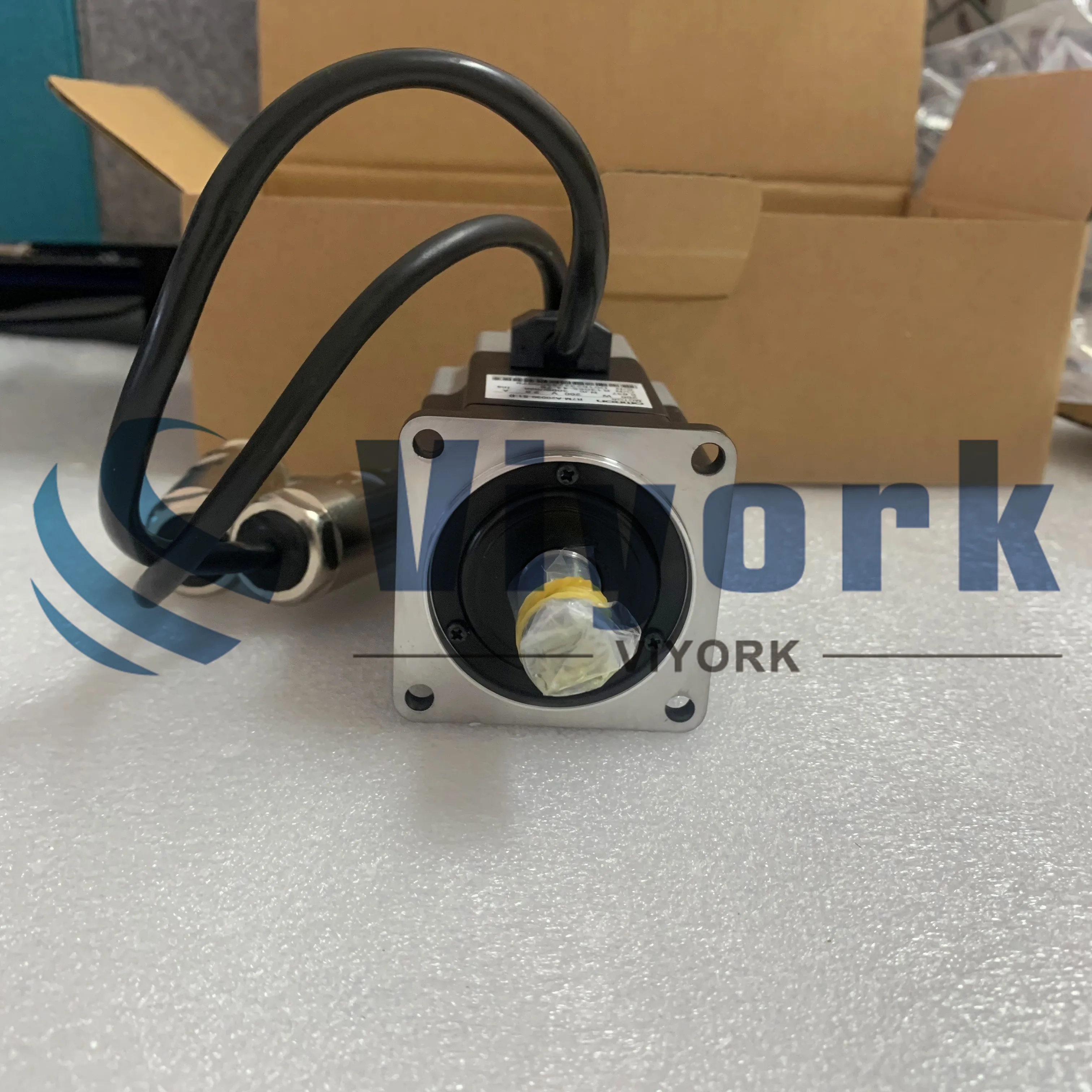 R7M-A20030-S1-D AC SERVO MOTOR 200W 3000RPM 0.637NM NEW