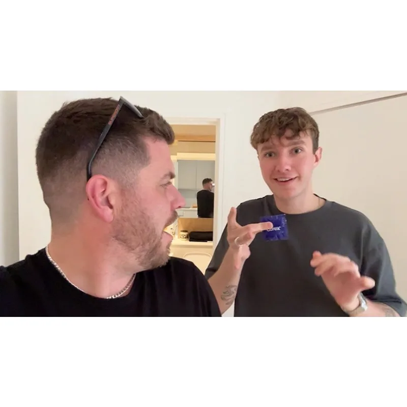 

Climax by Luke Oseland Magic Tricks Restore the Loose Condom Back in Pack Vanishing Magia Funny Close-up Illusions Gimmicks Prop