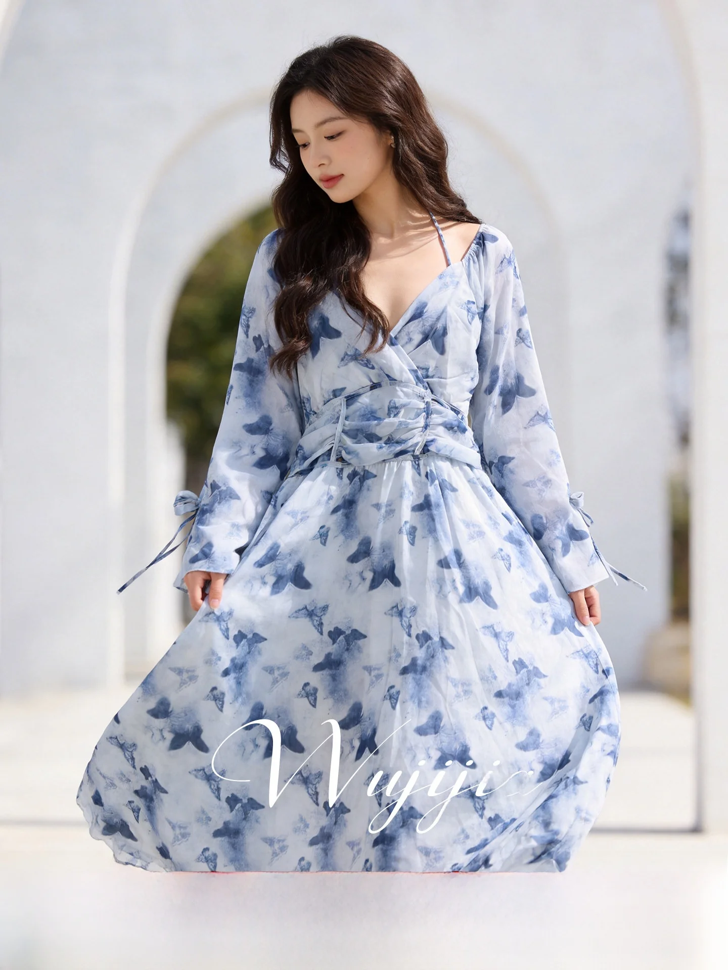 

Женское платье большого размера с цветочным принтом, рукавами-колокол, праздничный стиль, длинное, весенний новый дизайн, повседневное, из полиэстера, с V-образным вырезом