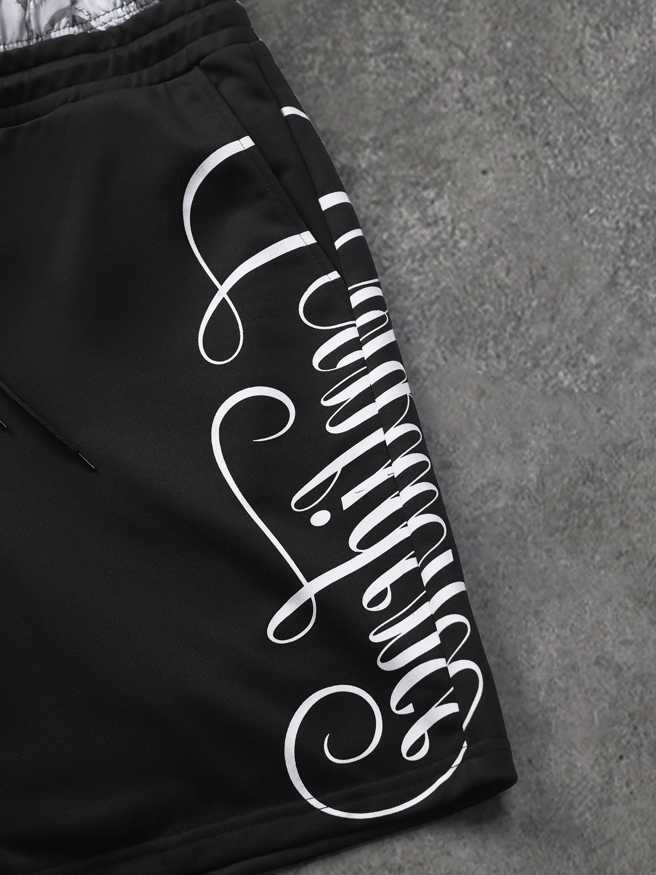 Herren Oversize Streetwear Shorts Marke Dual Waist Cursive Letter Print Polyester Schwarz Mehrfarbig Shorts S-2XL Alle Größen 1 Stück – Detail 4