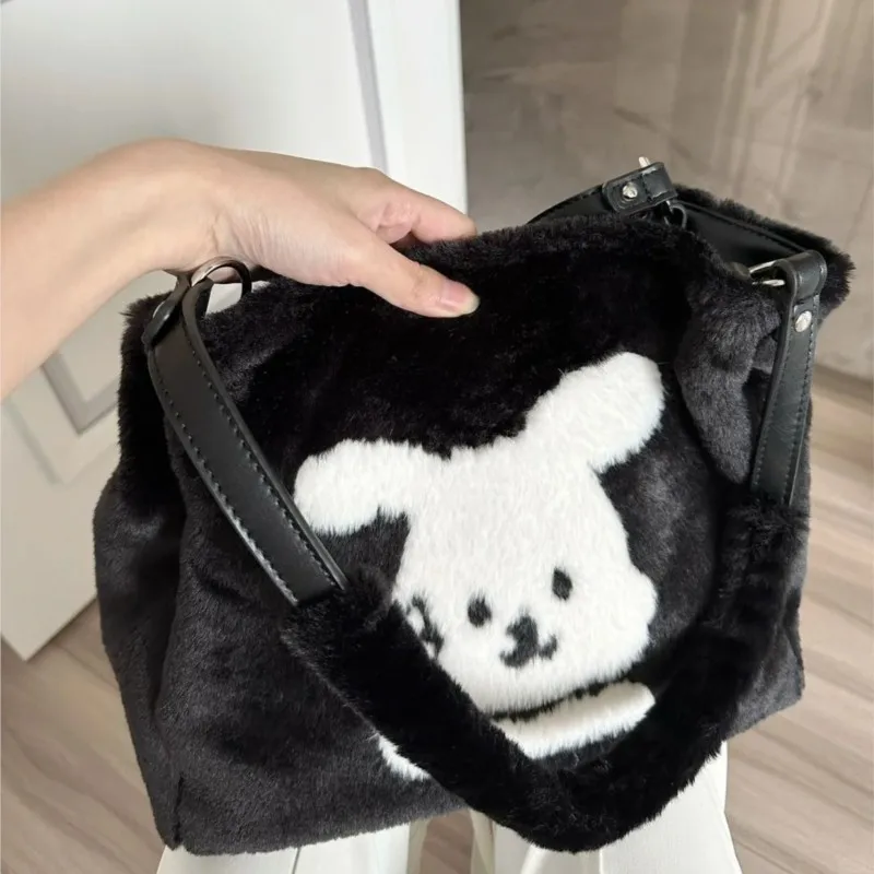 

Sweet Cute Retro Black Tote Bag Women Fluffy Bunny Large Capacity Shoulder Bags Ladies Fashion Commuter Daily Underarm Bag 2025