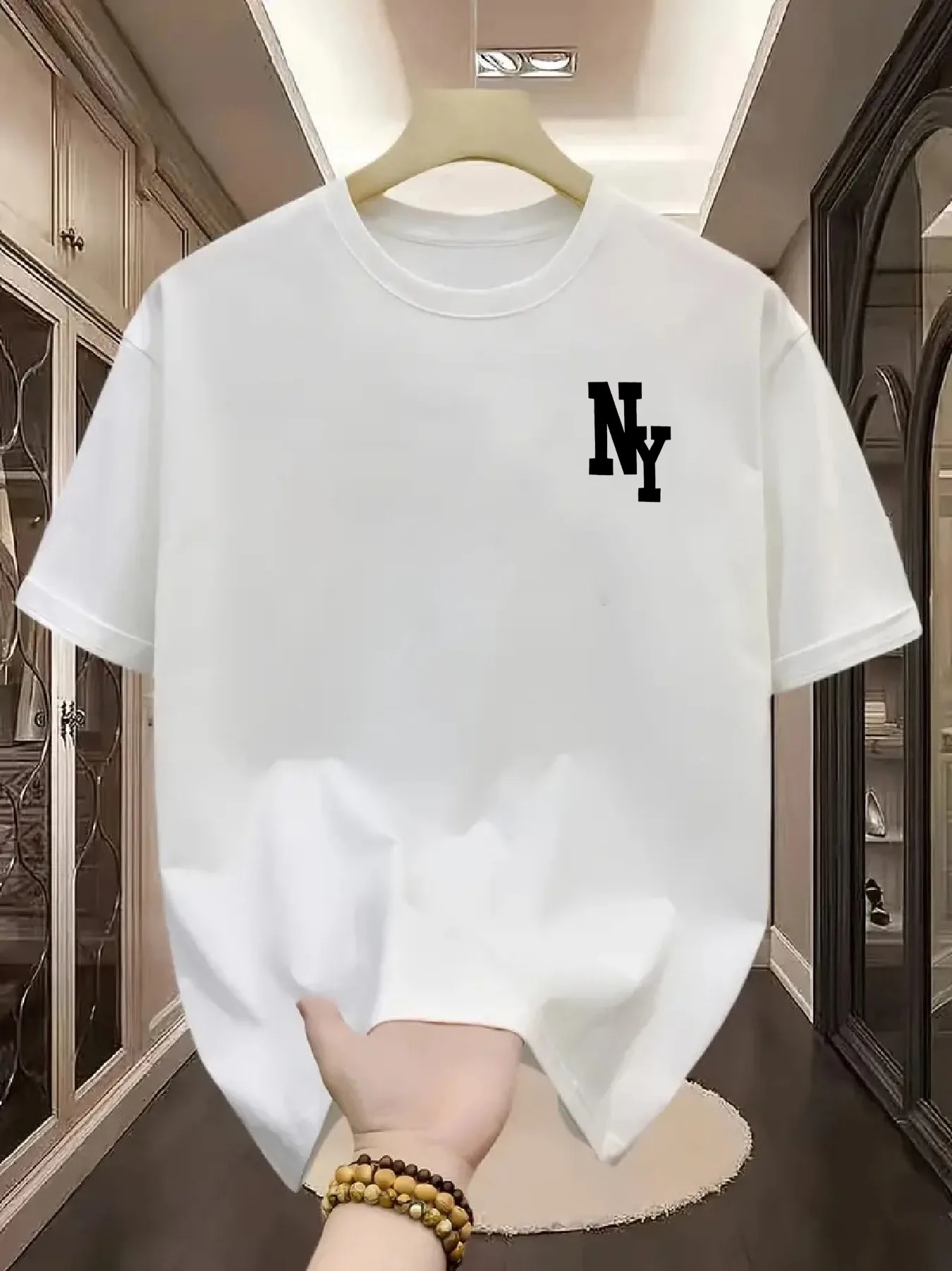 Mens Summer Short-sleeved T-shirt with A New York Pattern and A Casual Round-neck Design Suitable for Trendy Casual Outfits