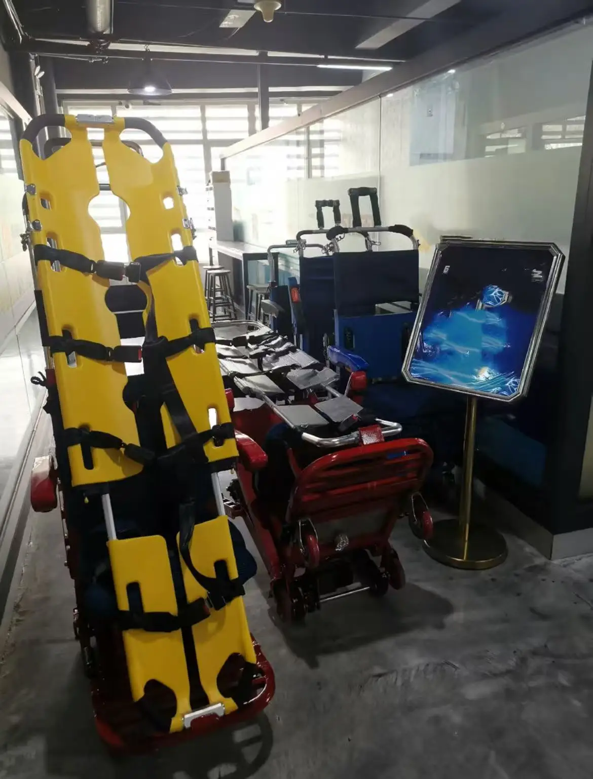 

Shovel stretcher can be separated, folding stretcher shovel stretcher aluminum alloy
