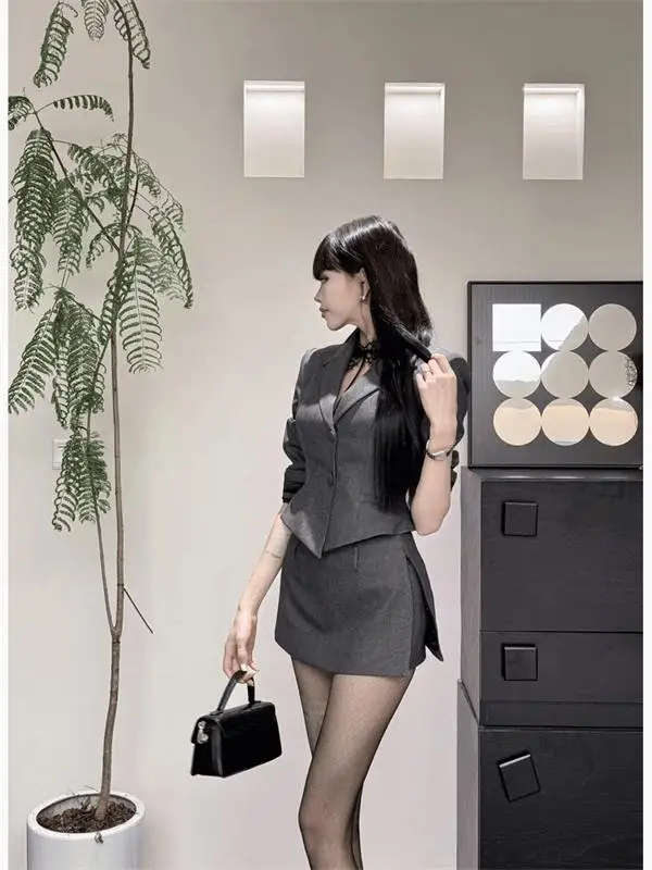 

Fashionable Short Suit Jacket And Pants Set for Women Elegant Lady Style Complete Outfit Grey Color Trendy Autumn Wear for Teens