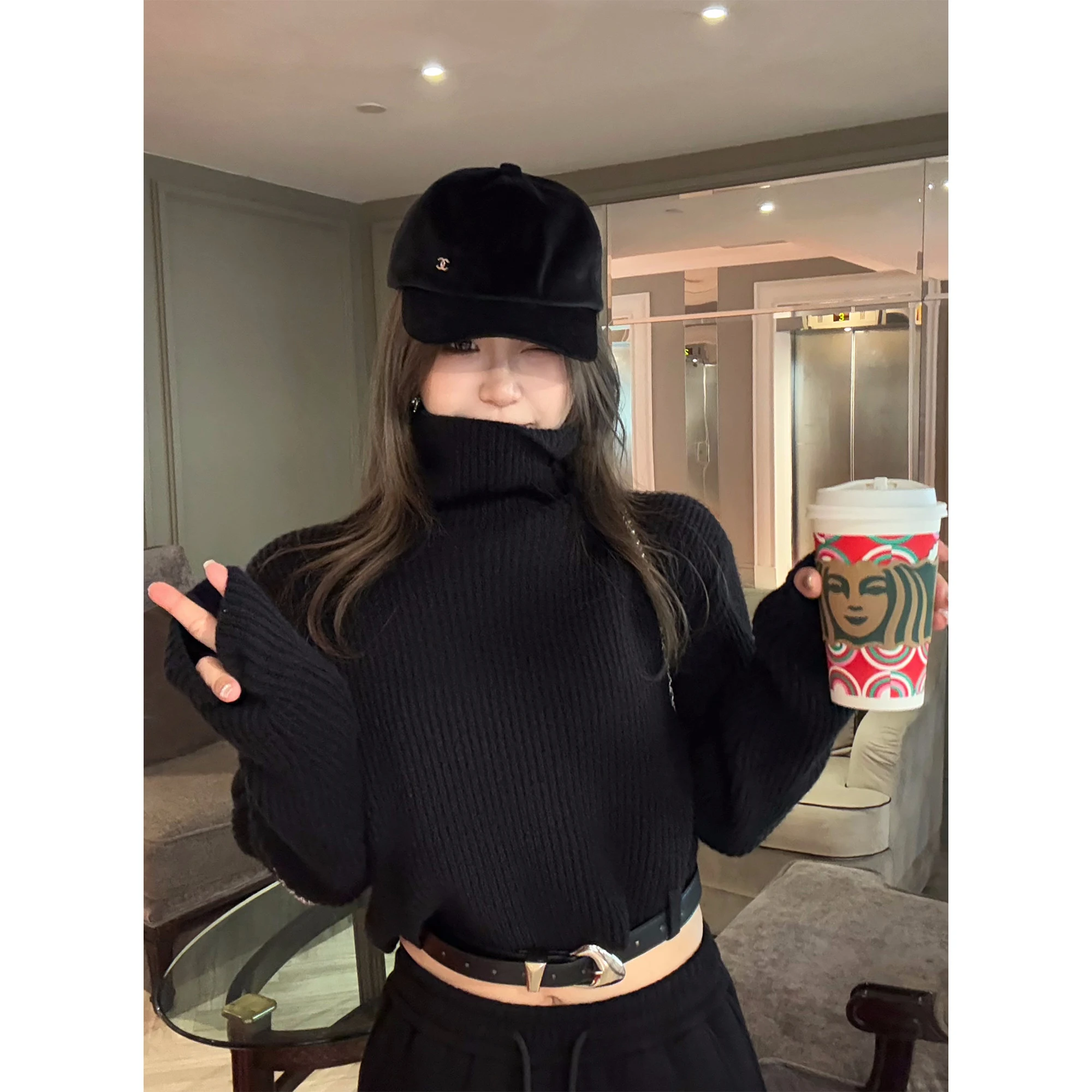 

High Waist Sweater High Collar Tweed Belted Batch of Sweet Devili Heart Knitwear Polyester Wool Blend Spring 2025