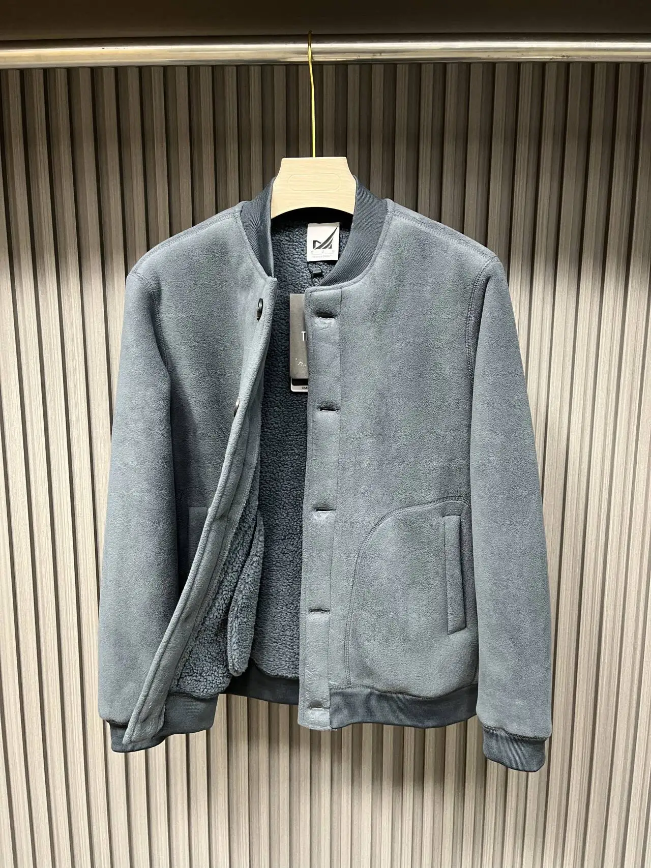 

Thiened Lamb Fur Inner Baseball Jaet Warm Coat Stand Collar Fce Lined Outdoor Cold Resistant Cotton Clothing