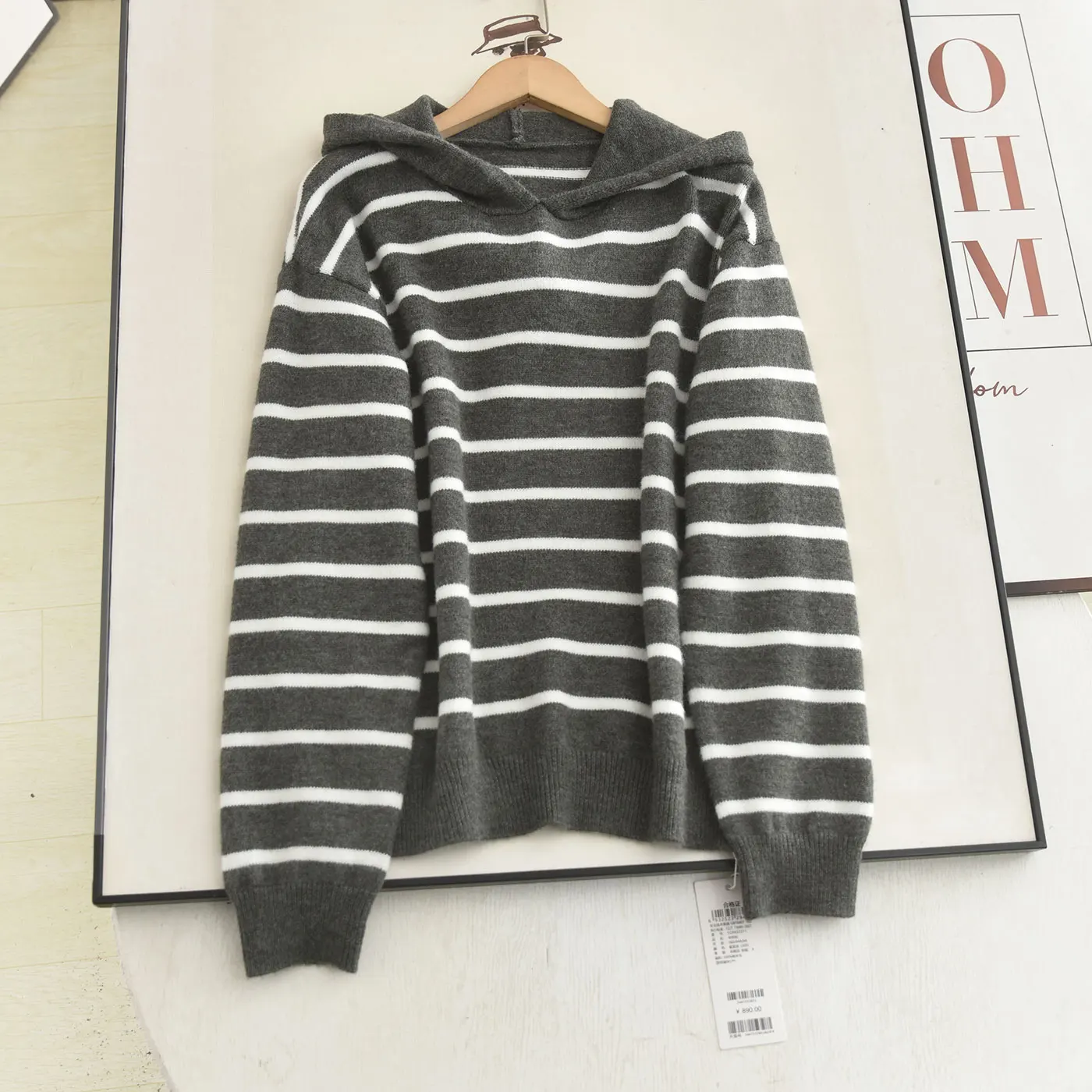 

ay Striped Knitwear Hooded Loose Casual Sle Women's Overhead Sweater Autumn 2025 Faionable Versatile Casual Series