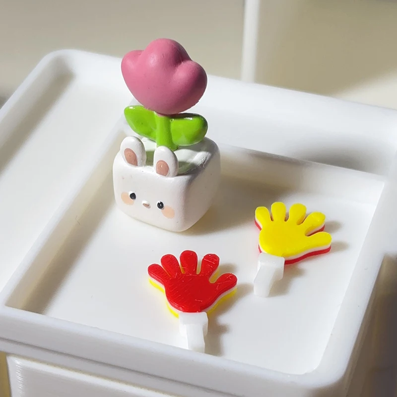 3pcs Dollhouse Miniature Hand Clappers Birthday Party Favors Accessories For Doll House Decor Kids Pretend Play Toys Gift
